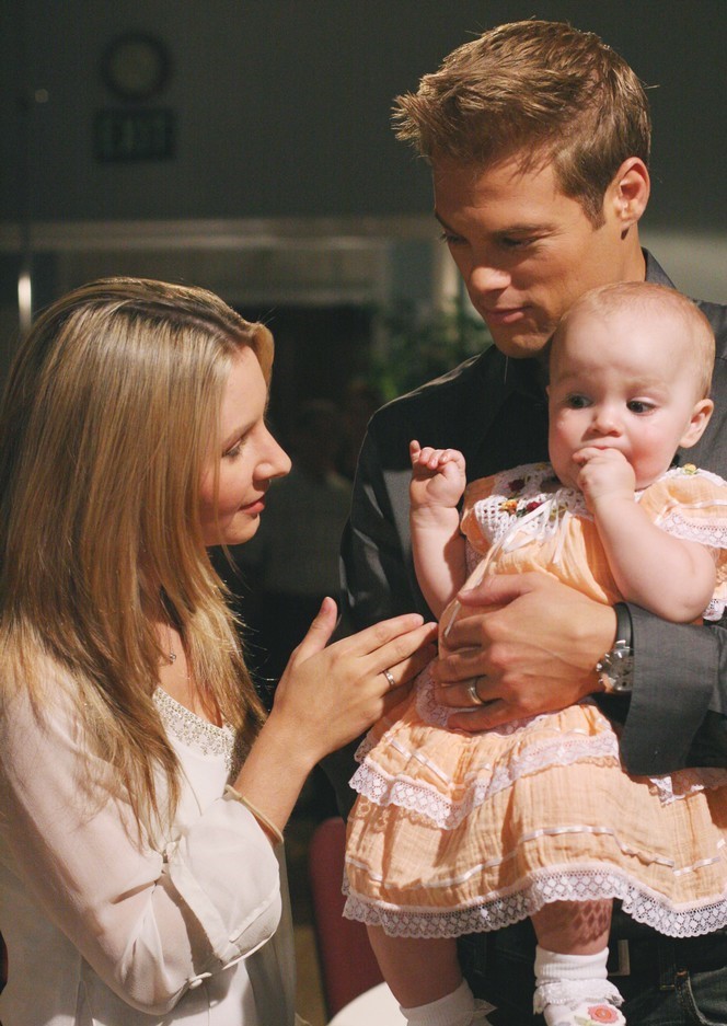 Lucy (Beverly Mitchell), Savanah et kevin (Georges stults)
