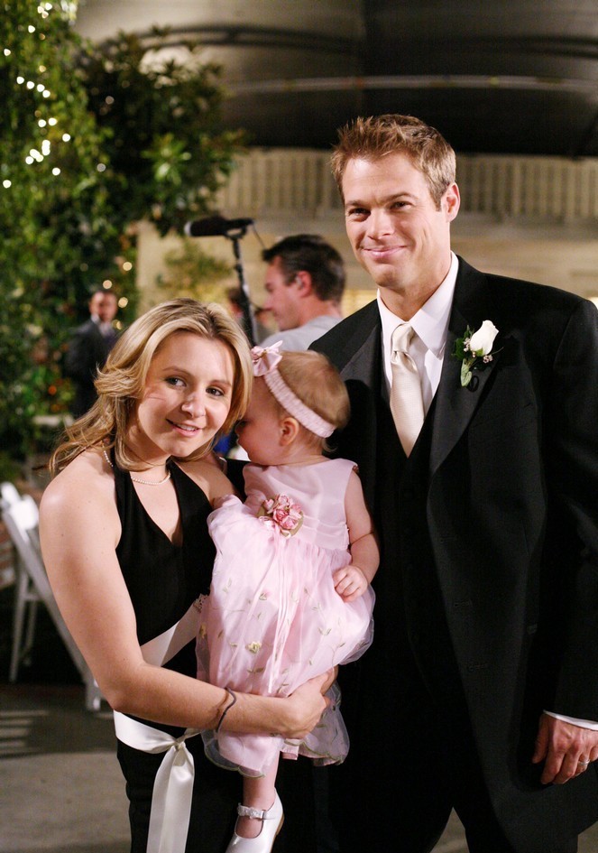 Lucy (Beverly Mitchell), Savanah et Kevin (Georges Stults)